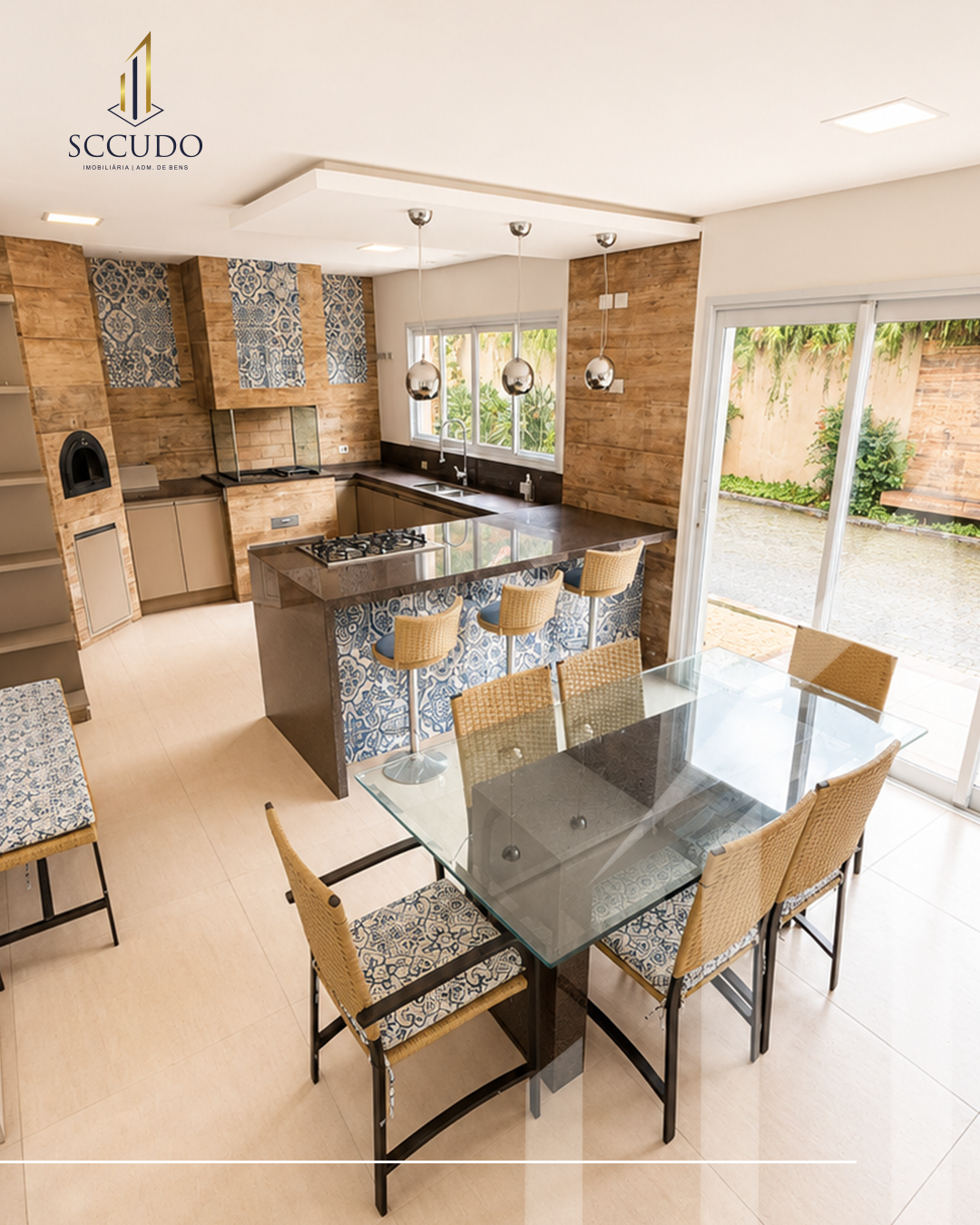 Casa de Condomínio à Venda no Arujazinho | 630 m² | 5 Quartos | Frente ao Lago