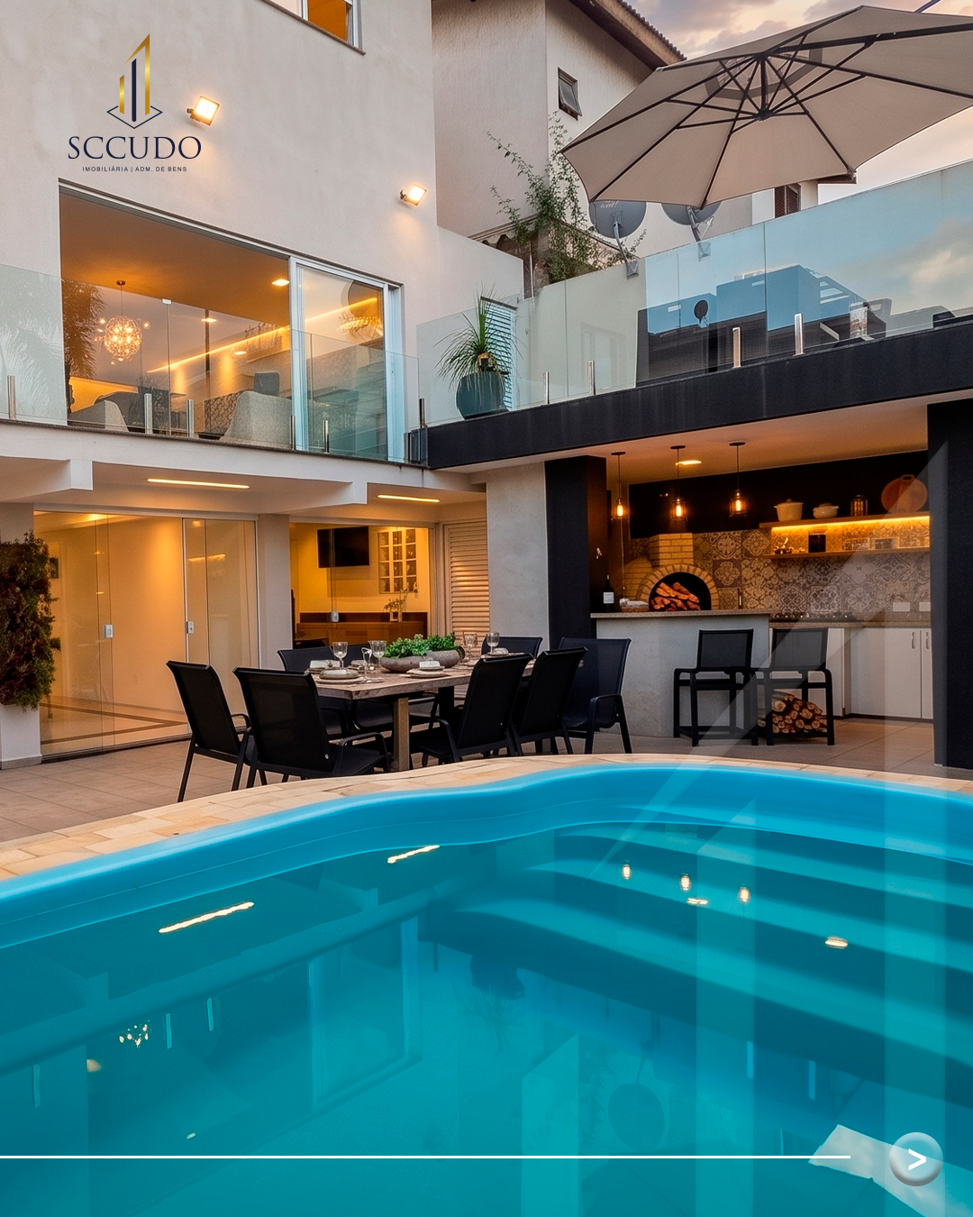 Casa de Condomínio à Venda no Arujá 5 | 350 m² | 4 Suítes | Mobiliada
