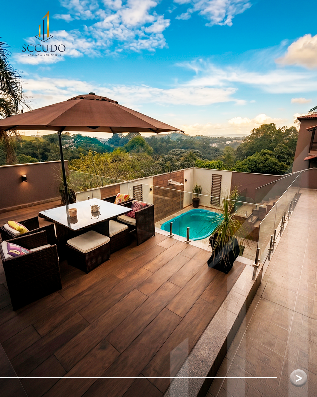 Casa de Condomínio à Venda no Arujá 5 | 350 m² | 4 Suítes | Mobiliada