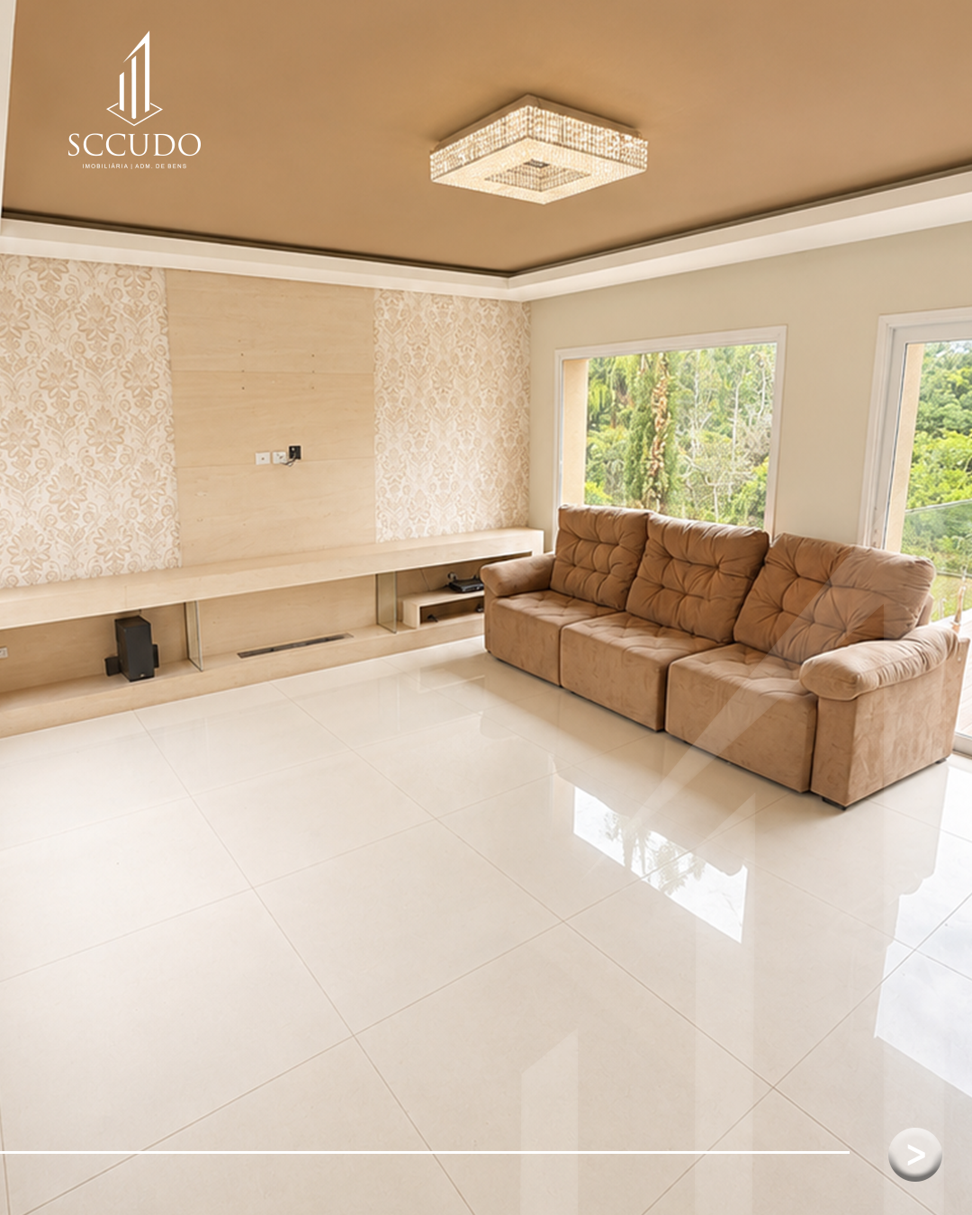 Casa de Condomínio à Venda no Arujazinho | 630 m² | 5 Quartos | Frente ao Lago